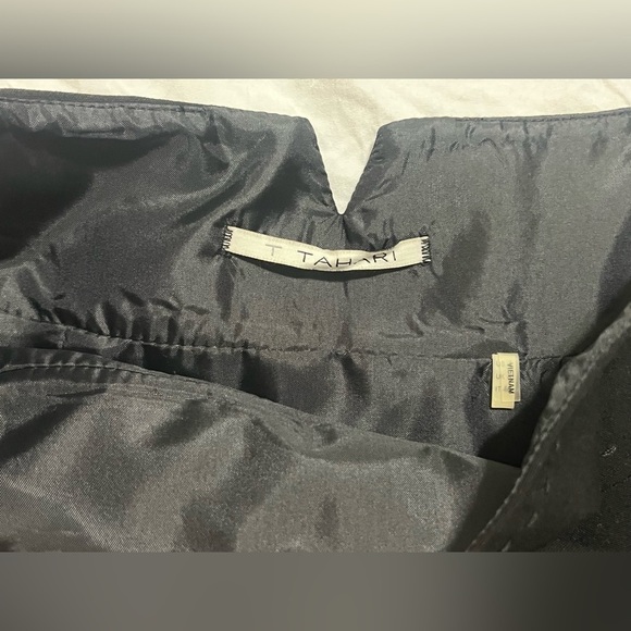 Tahari Elegant Bellona Black Side Zipper Skirt Womens Size 4 NWT - Picture 7 of 16